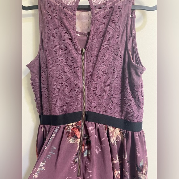 Xhilaration cute sleeveless spring dress, size small. Purple with lace & floral - Picture 6 of 8